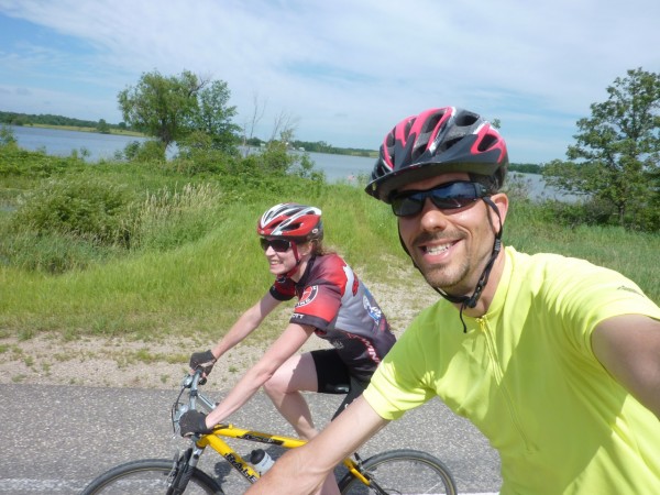 nik ed bikes Nikole and Eddie cycling